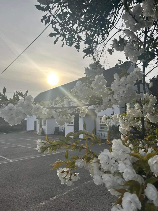 The St Crispin Inn Worth  Exterior photo